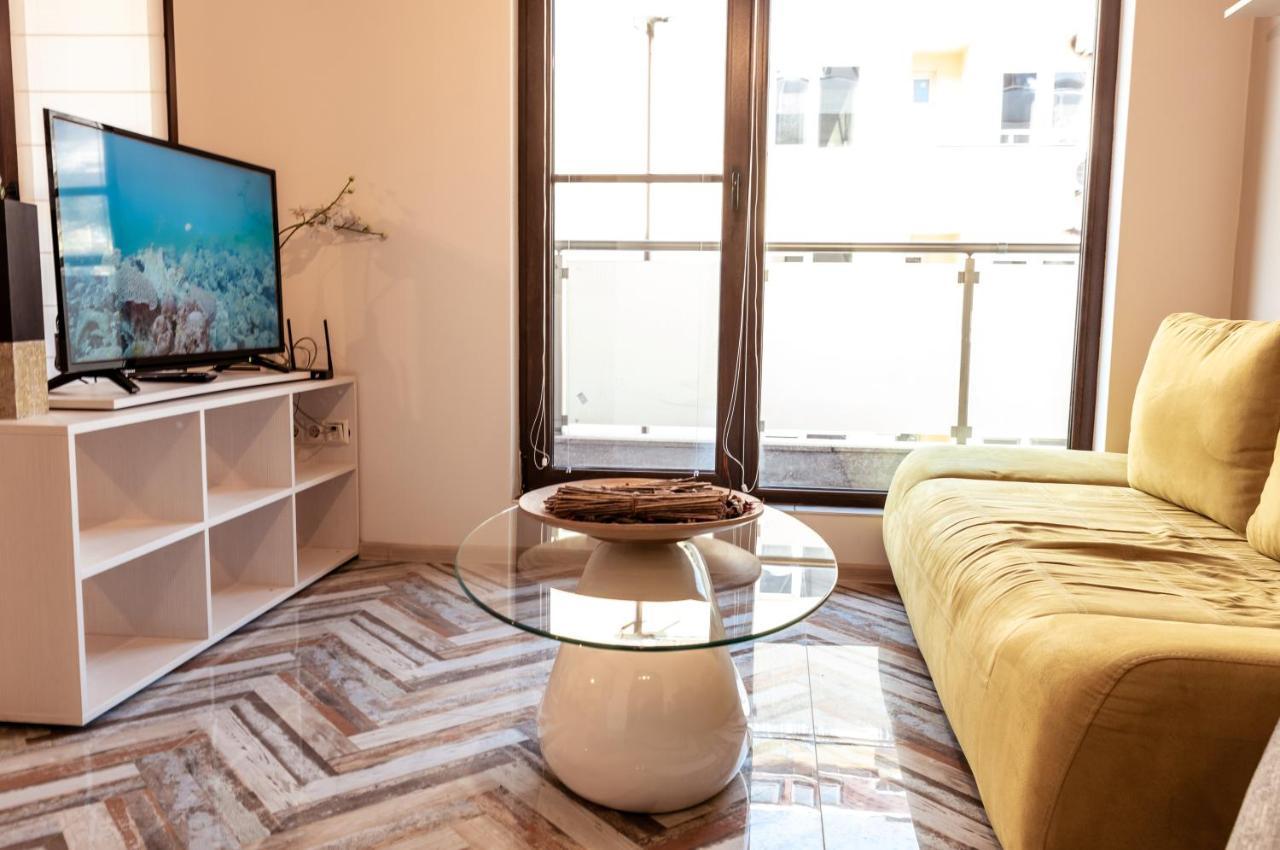 Bright 1Bdr Apartment With A Balcony Sófia Exterior foto